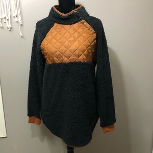 Black and Tan Light weight fuzzy pullover